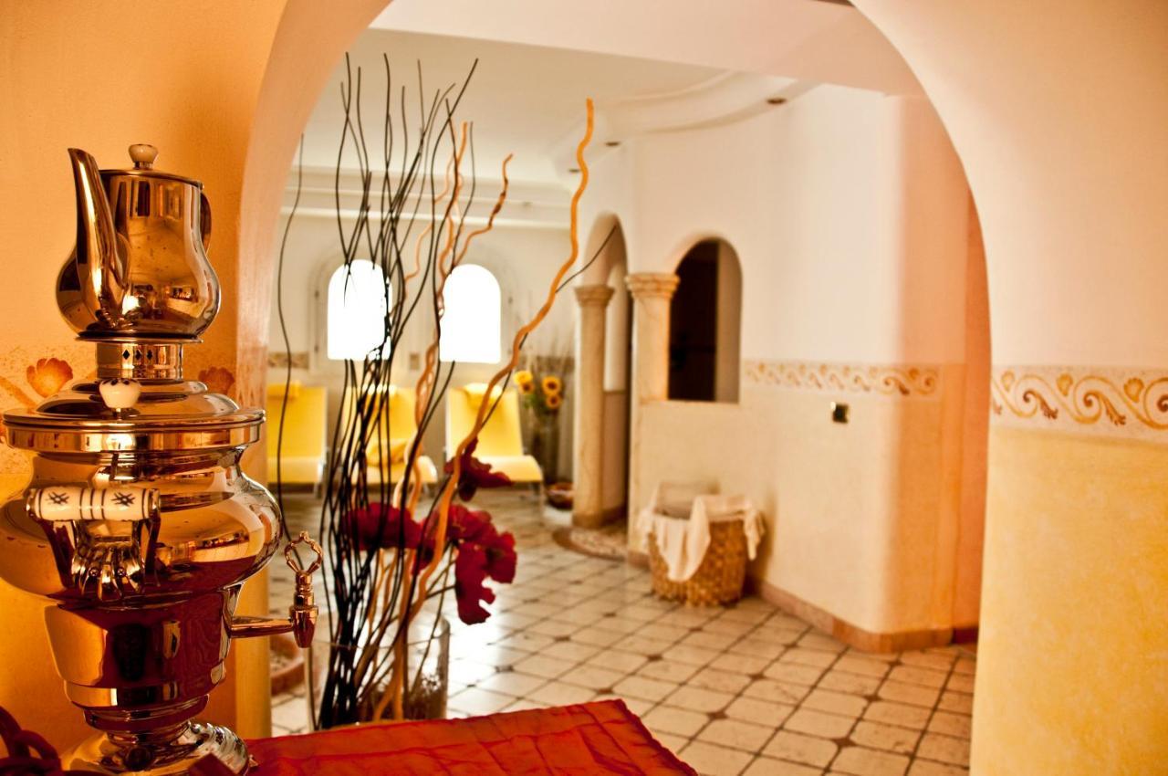 Hotel Corona بينْسولُ المظهر الخارجي الصورة